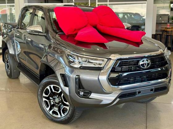 TOYOTA HILUX 2.8 D-4D TURBO DIESEL CD SRX PLUS 4X4 AUTOMÁTICO